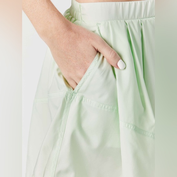 NWOT Free People Movement Women's Fall Center Court Short - Picture 5 of 9